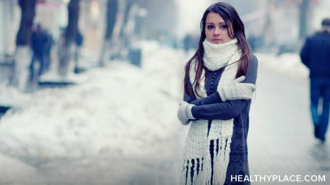 Z sezonowymi zaburzeniami afektywnymi nie musisz rezygnować z kolejnej zimy depresji. Skorzystaj z tych wskazówek, aby poprawić swój nastrój i ogólne zdrowie psychiczne.