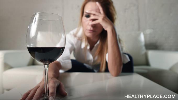 Istnieje silny związek między depresją a alkoholem. Dowiedz się, jak alkohol i depresja wpływają na siebie nawzajem na HealthyPlace.