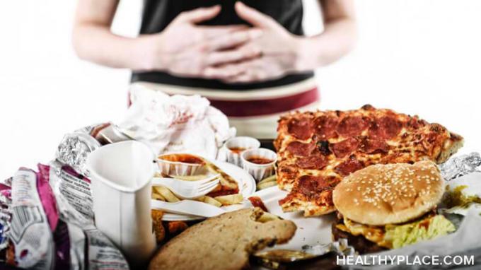 Twoja dieta, co jesz i pijesz, może przyczyniać się do depresji. Oto kilka wskazówek dotyczących związku między dietą a depresją.