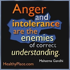Cytat ze stygmatów Mahatmy Gandhiego - Gniew i nietolerancja są wrogami prawidłowego zrozumienia.