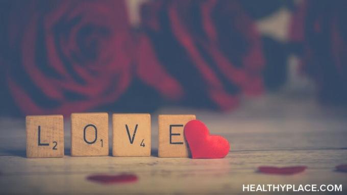 Wiele osób z chorobą afektywną dwubiegunową uważa, że ​​są niekochani. Zastanawiam się, dlaczego uważamy, że jesteśmy niekochani, i podzielam znaczenie pozostania nadzieją na miłość. Sprawdź mój blog HealthyPlace ..