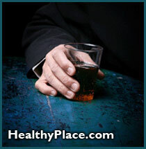 Dowiedz się, co wiąże się z postawieniem diagnozy problemu z piciem lub alkoholizmu.