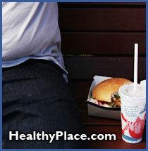Lekarze uważają osobę za otyłą, jeśli waży więcej niż 20% powyżej oczekiwanej wagi w zależności od wieku, wzrostu i budowy ciała. Chorobliwa lub złośliwa otyłość to waga powyżej 100 funtów powyżej.