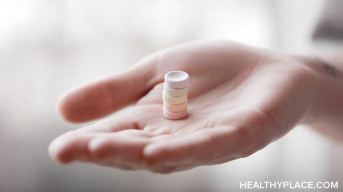 Czy witaminy dla dwubiegunowej są przydatną opcją leczenia? Zobacz, co mówią badania na temat witamin na chorobę afektywną dwubiegunową na stronie HealthyPlace. Zawiera listę witamin.
